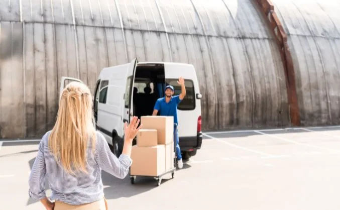 How to Hire a Courier: A Guide & Benefits for Businesses